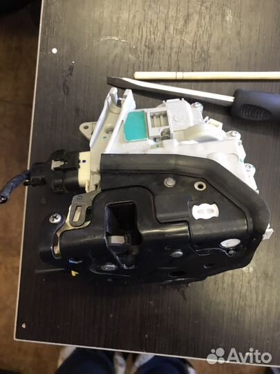 Замок правой двери Ауди А6 4G C7