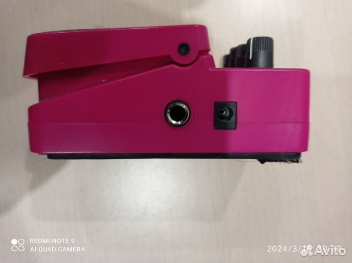 Педаль для электрогитары Behringer