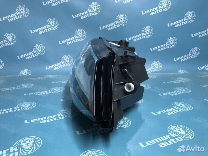 Фара правая Volkswagen Jetta 6