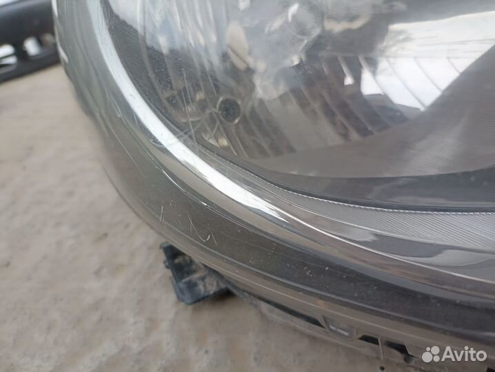 Фара правая Hyundai Solaris дорест 2010-2017