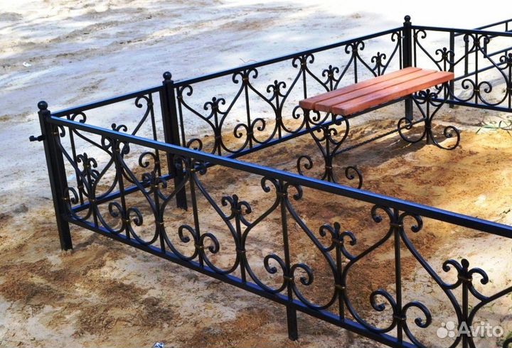Оградки ритуальные на кладбище + скамейка и стол