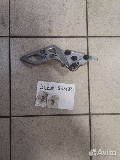 Кронштейн подножки Suzuki gsf 650 bandit
