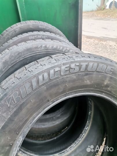 Bridgestone Blizzak Revo GZ 215/65 R16