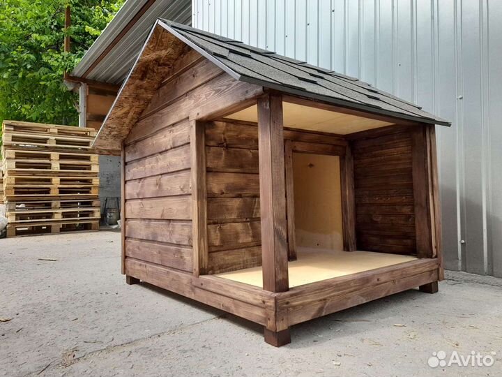 Будка с навесом 1100х830