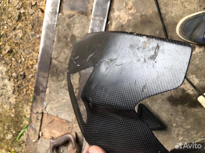 Ducati Panigale 1199 накладка на маятник карбон