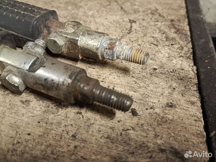 Подножки пассажира на мотоцикл восход