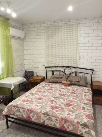 Комната 20 м² в 6-к., 2/2 эт.