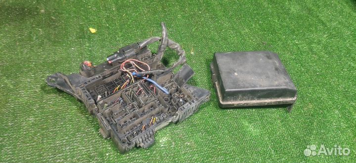 Блок предохранителей Mitsubishi Lancer