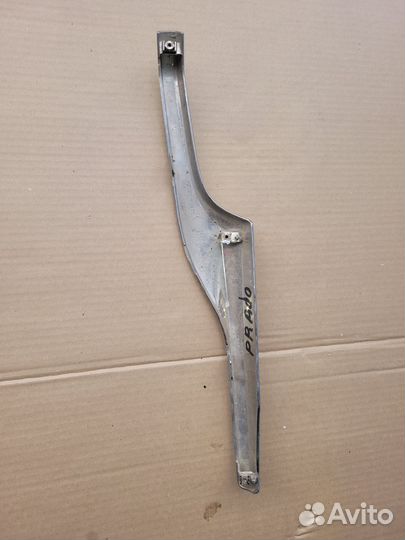 Молдинг бампера правый toyota land Cruiser Prado