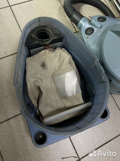 Пылесос Philips Triathlon 2000