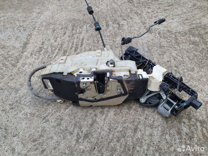 Замок задней правой двери для Mercedes W221