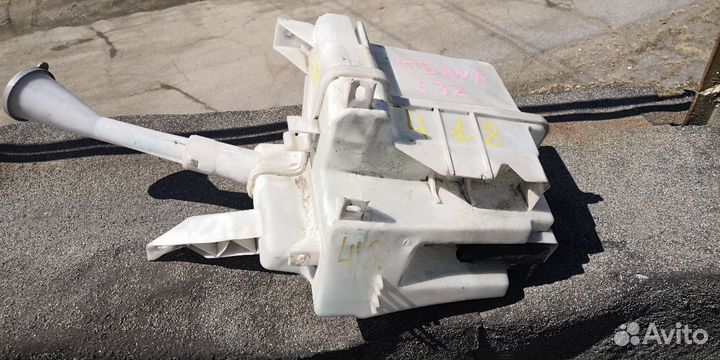 Бачек стеклоомывателя Teana J32