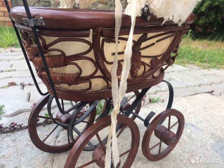 Антикварная коляска
