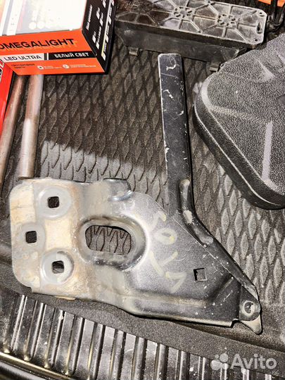 Петля капота touareg NF