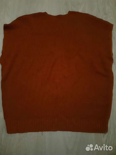 Жилет вязаный