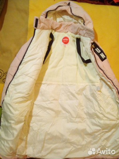 Пуховик для девочки демисезонный. Рост 147-152