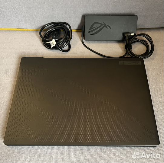 Asus rog zephyrus m16