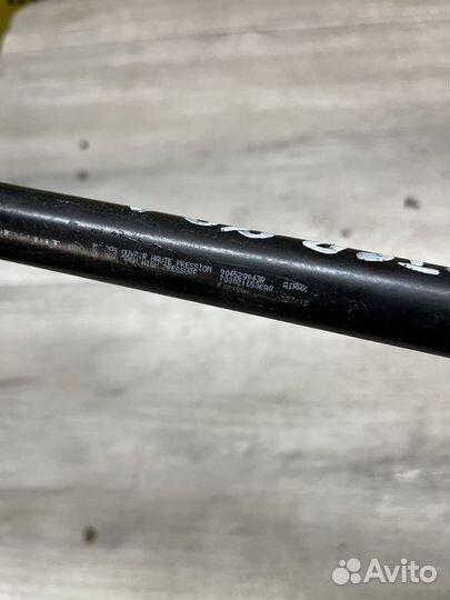 Рено Сандеро стевпэй амортизаторы крышки багажника