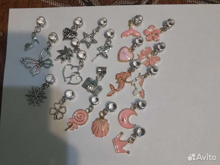 Самодельные браслеты,ожерелье