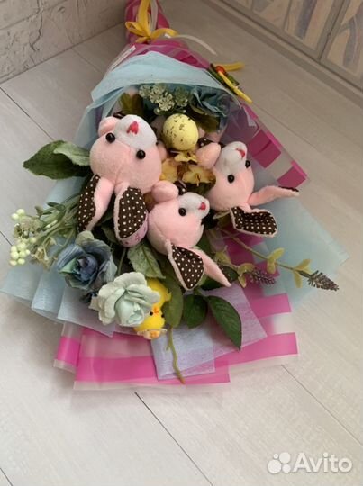 Букет весенний с игрушками