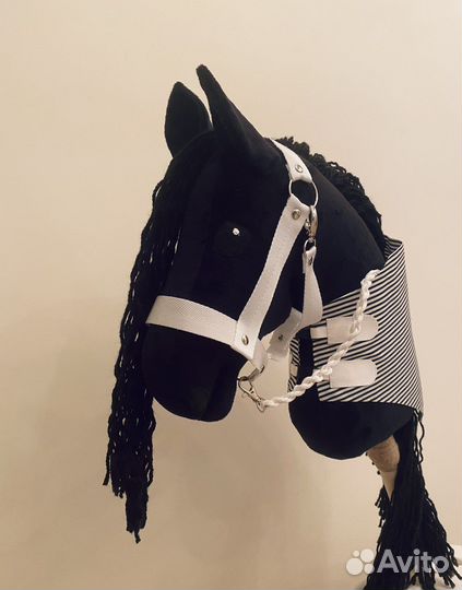 Хоббихорс фриз с сетом амуниции