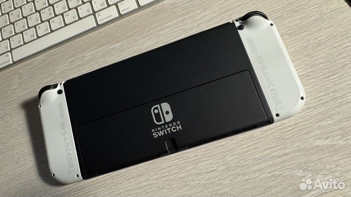 Nintendo Switch oled 64GB Белая