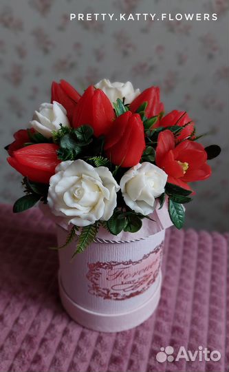 Букет тюльпаны и розы из мыла