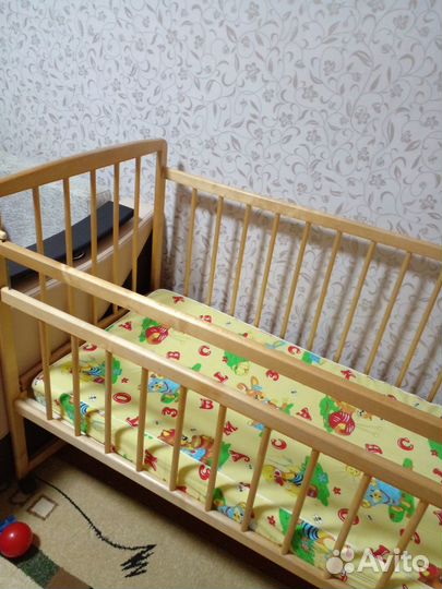 Детская кроватка