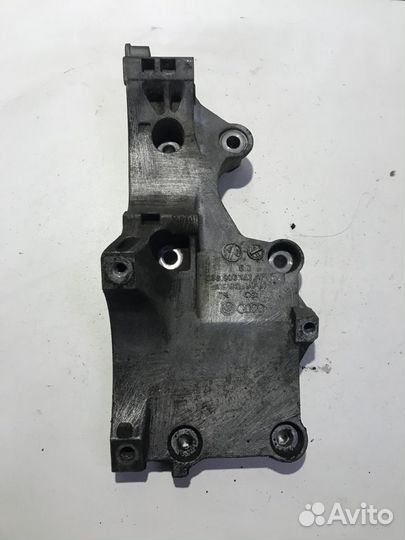 Кронштейн генератора Volkswagen Passat B6