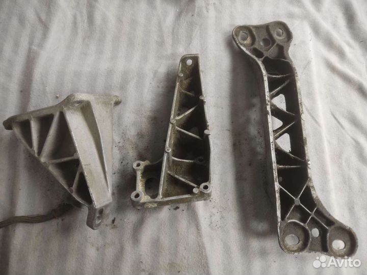 Опоры двигателя и МКПП двигателя m30b35 BMW E34