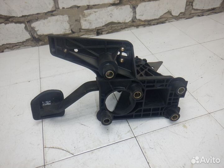 Педаль тормоза Renault Vel Satis