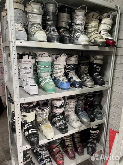 Горнолыжные ботинки женские