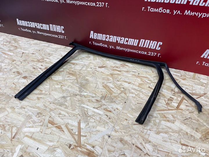 Уплотнитель рамки двери задний правый LADA X-Ray