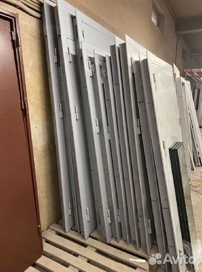 Двери тамбурные, подъездные