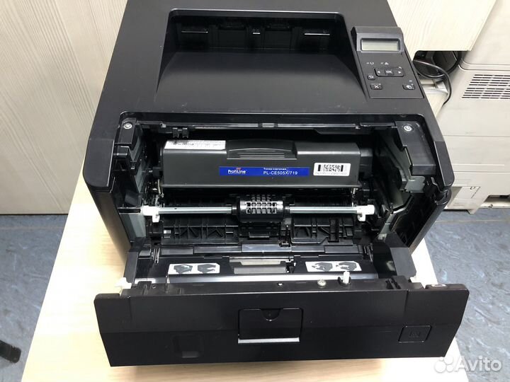 Надежный лазерный принтер HP c большим картриджем