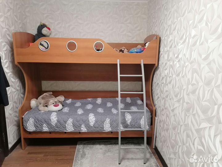 Двухъярусная кровать бу с матрасами