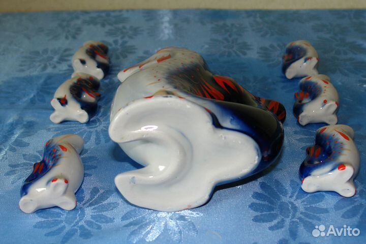 Фарфоровая статуэтка графин рыбка и стопки рыбки