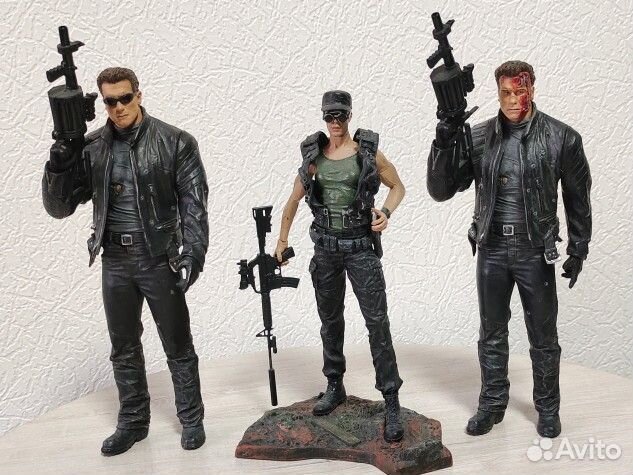 Коллекционные фигурки фирмы Neca и McFarlane