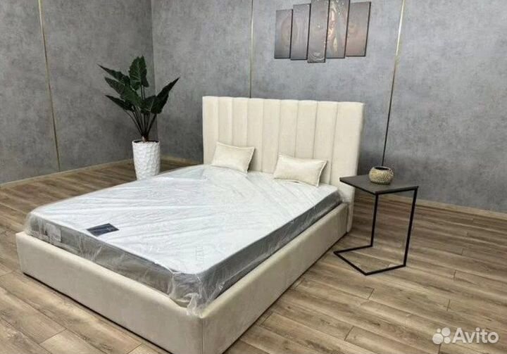 Кровать с основанием от производителя