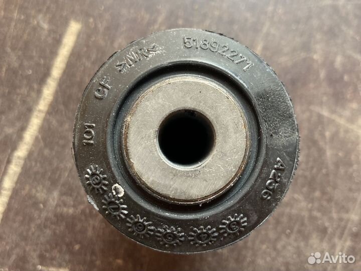 Сайлентблок переднего рычага