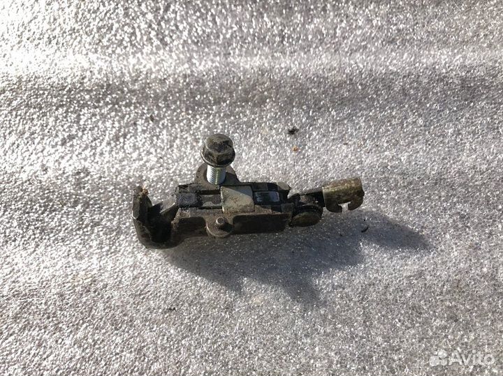 Honda CBR954RR Fireblade защелка сиденья