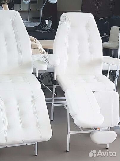 Кушетка для наращивания ресниц