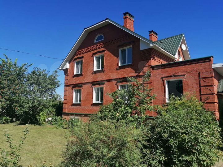 Дом 245,7 м² на участке 8,3 сот.