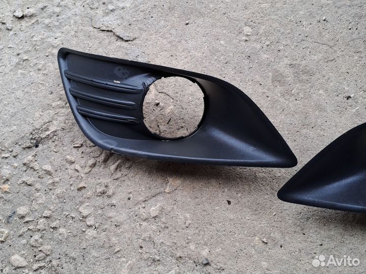 Заглушки противотуманных фар Ford Focus 2 рейстал