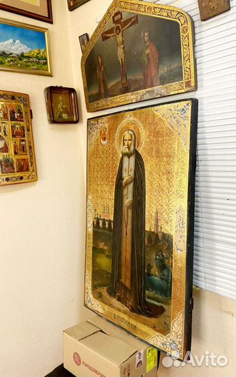 Икона Распятие и Серафим Саровский