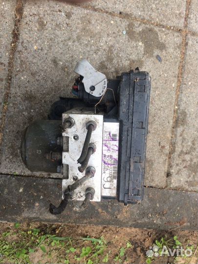 Блок ABS Toyota Corolla 120