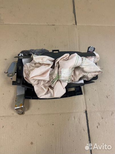 Подушка безопасности в ноги Lexus NX200