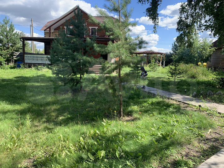 Коттедж 220 м² на участке 8 сот.