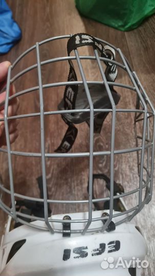 Хоккейный шлем и защита