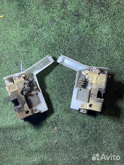 Замок двери Renault Scenic 1